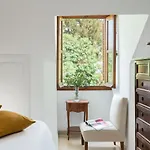 La Casa De San Fernando Con Vistas A Los Reales Alcazares